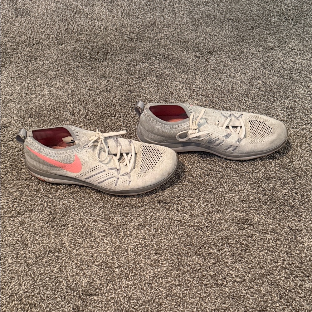 Women Nike Tennis Shoes